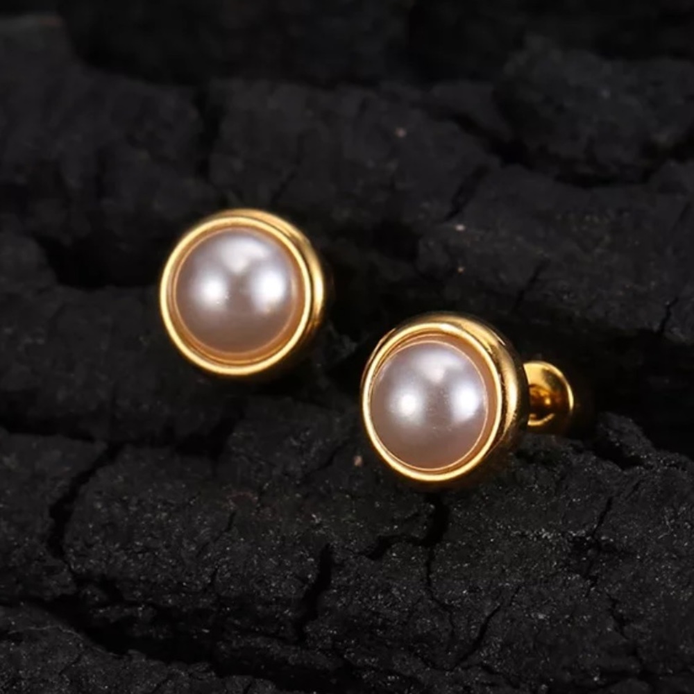 💛Gold plated screw-back stud earrings